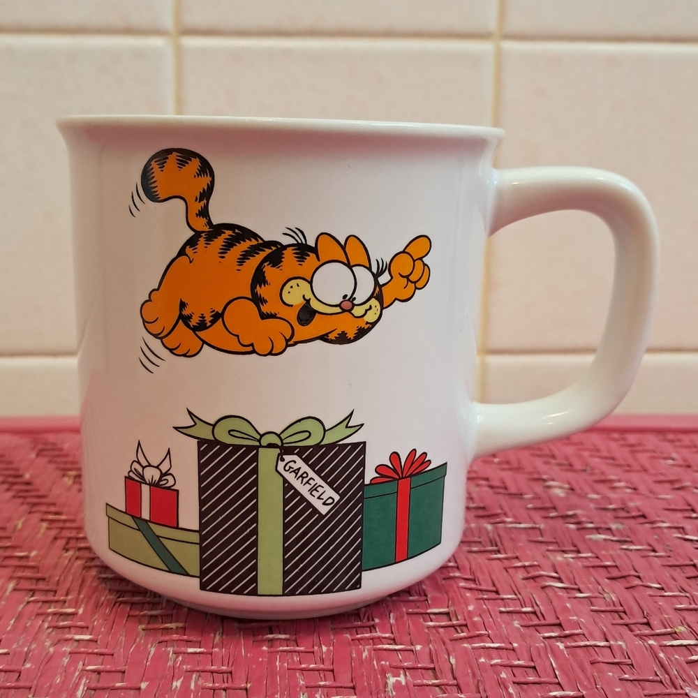 Vintage Garfield White Christmas Mug